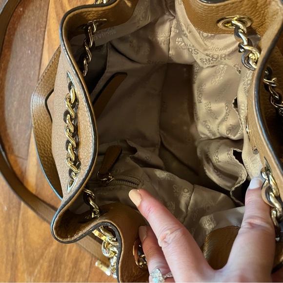 Michael Kors "Frankie" Drawstring Messenger Bag Leather shoulder/cross body - Picture 12 of 14